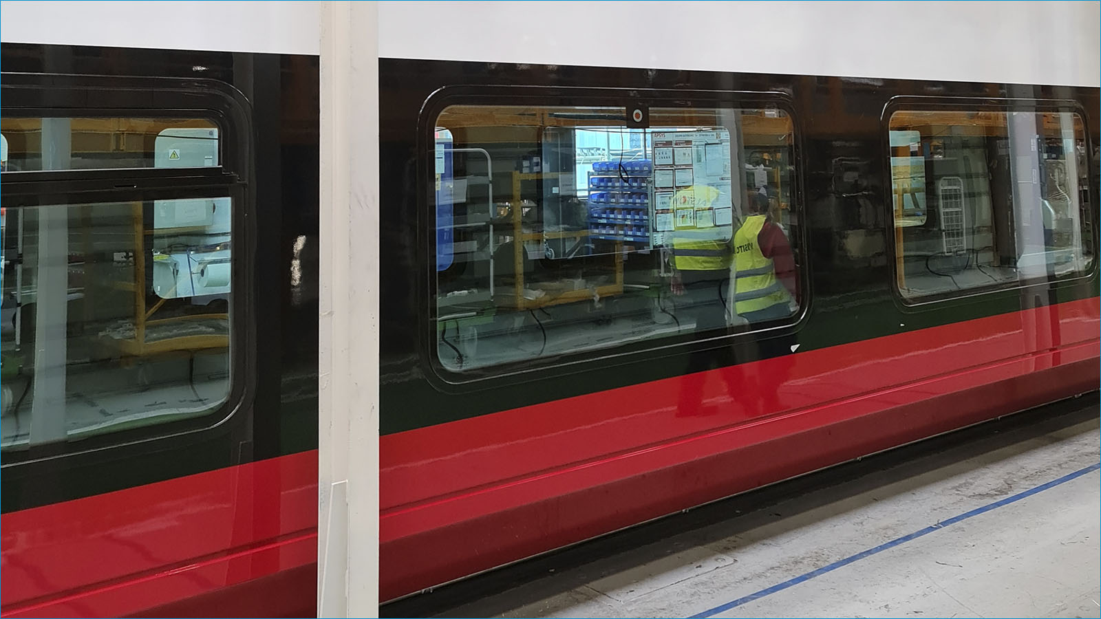 MCG Transportation accompanies installation of heated floors on the Coradia Stream train MCG
